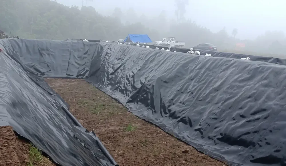 Mengamankan Area Drilling dengan Pemasangan 53.000 m2 Geomembrane HDPE 1,5mm