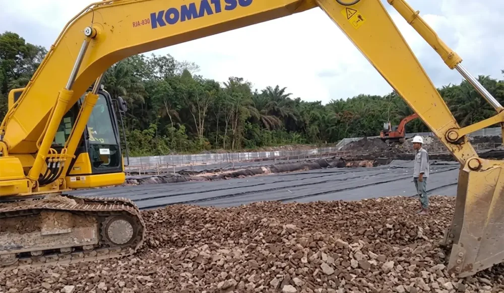 Stabilisasi Jalan Akses Menggunakan Geotextile Woven 200 gsm