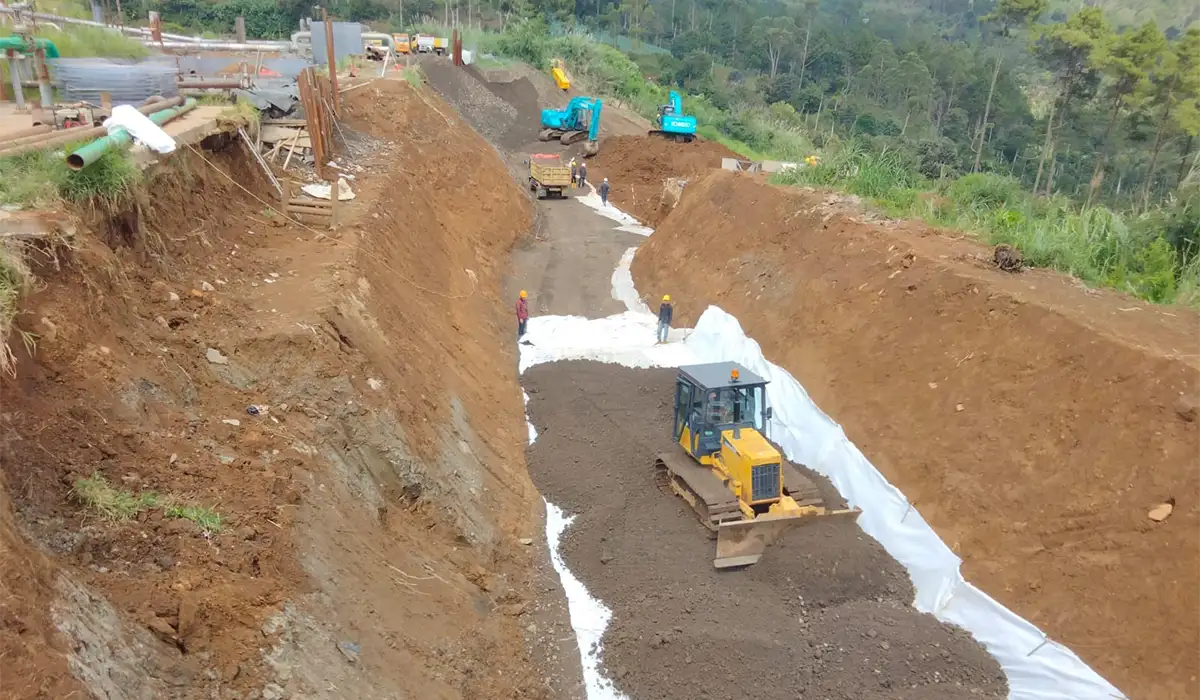 Geocomposite Access Road on Soft Soil in Tasikmalaya