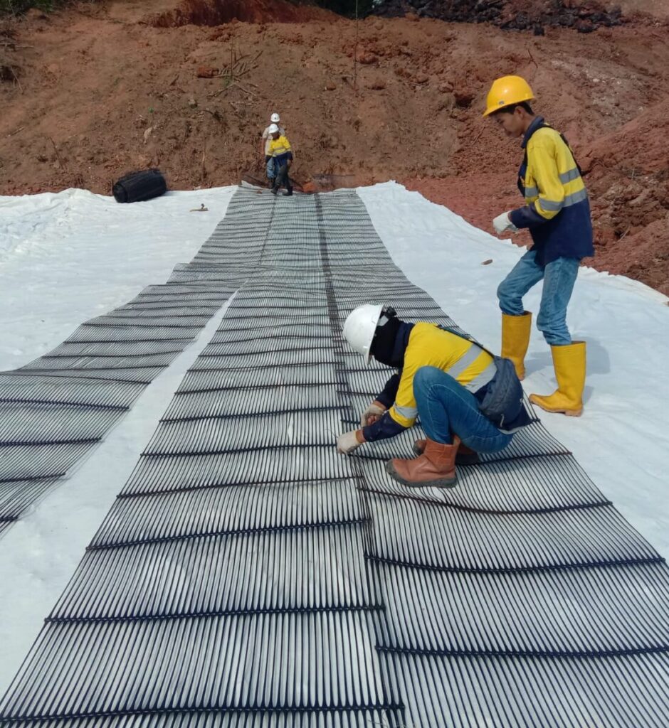 Geogrid for Slope and Road Reinforcement