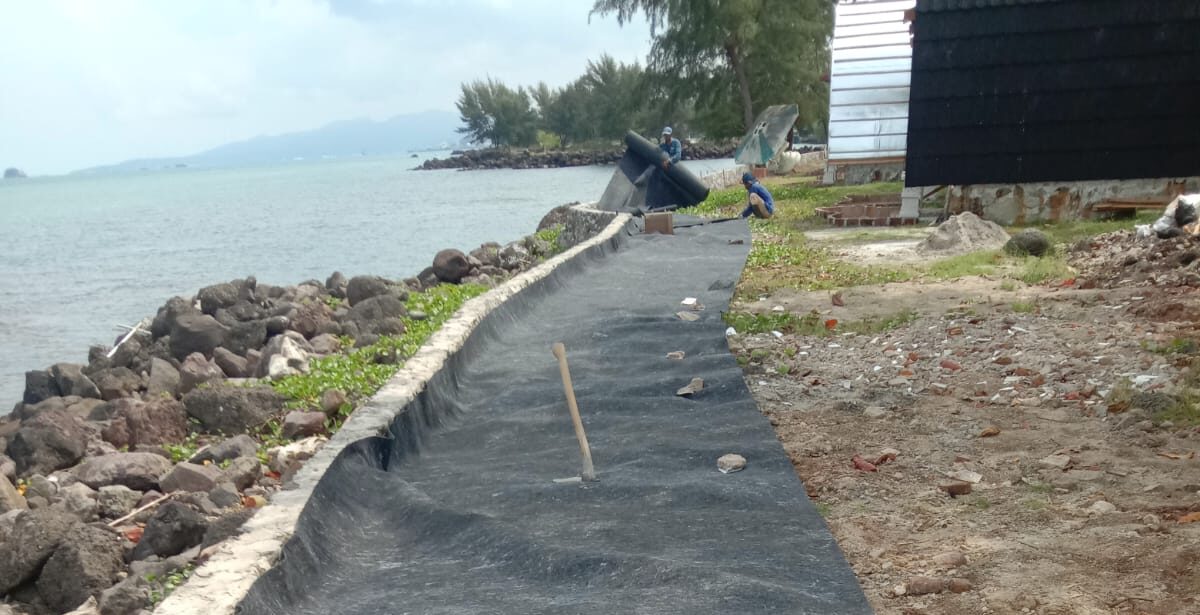 Geotextile Nonwoven Sebagai Stabilisator Bibir Pantai