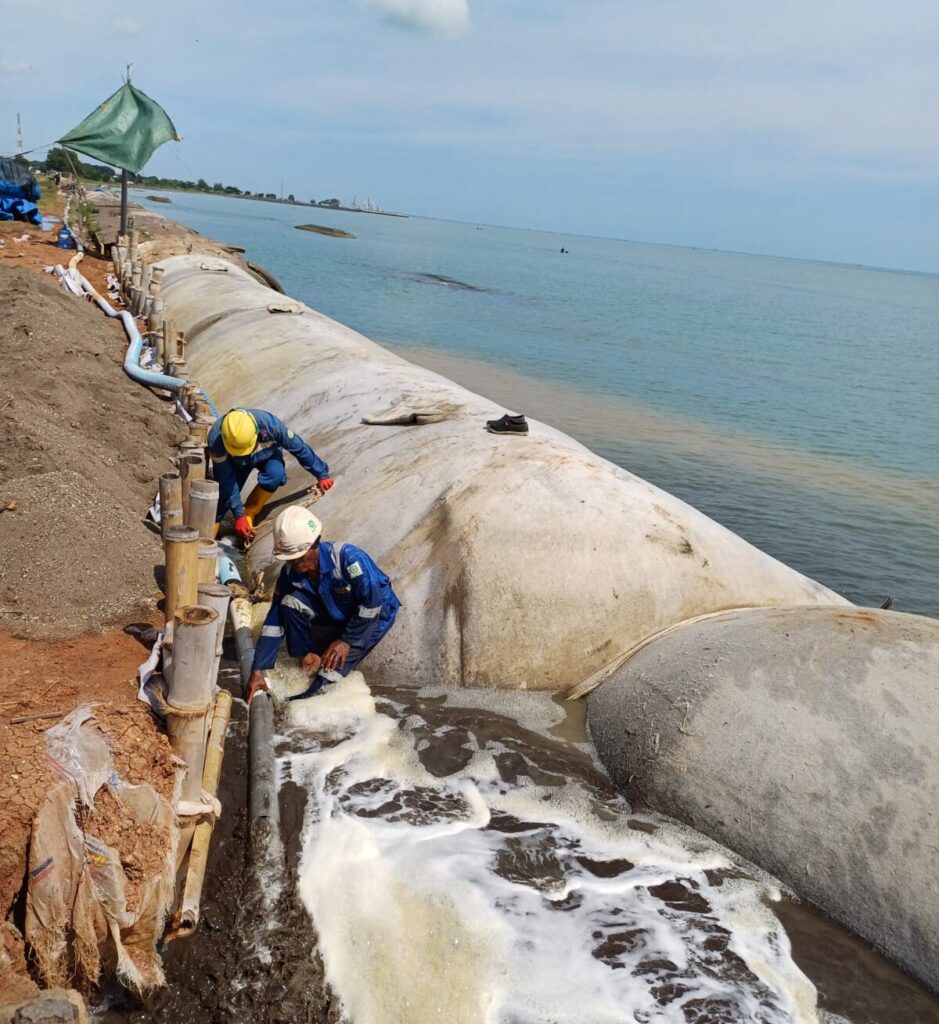 Geotextile Tube for Shoreline Protection