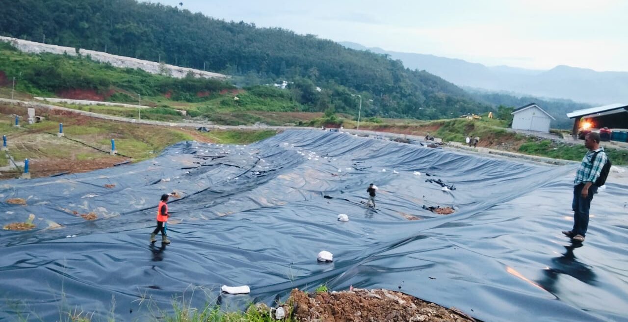 Lining TPA di Jawa Barat dengan HDPE Geomembrane SOLMAX