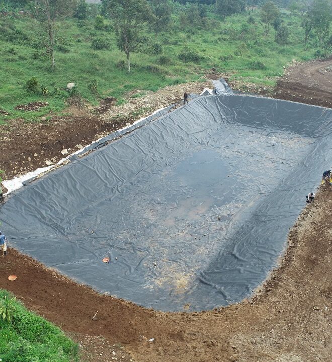Lapis Kolam Retensi dengan HDPE Geomembrane