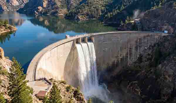 bendungan dengan teknik busur atau arch dam