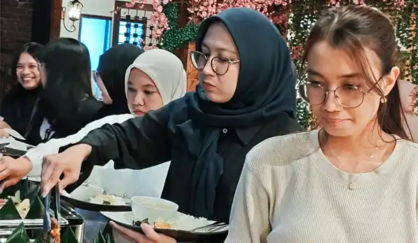 Sinergi yang kuat antar seluruh karyawan petra nusa elshada