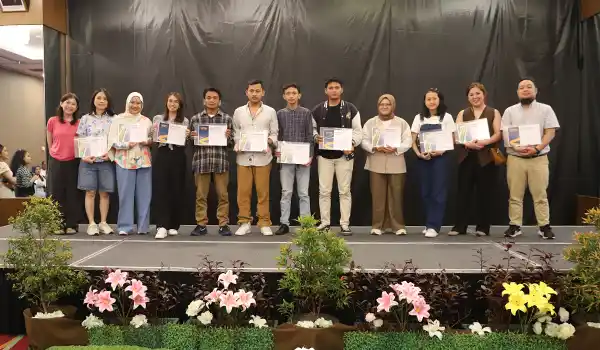 Apresiasi oleh perusahaan terhadap karyawan terbaik petra